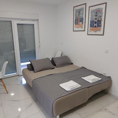 Apartmani Anastasia With Pool, Novalja Extérieur photo