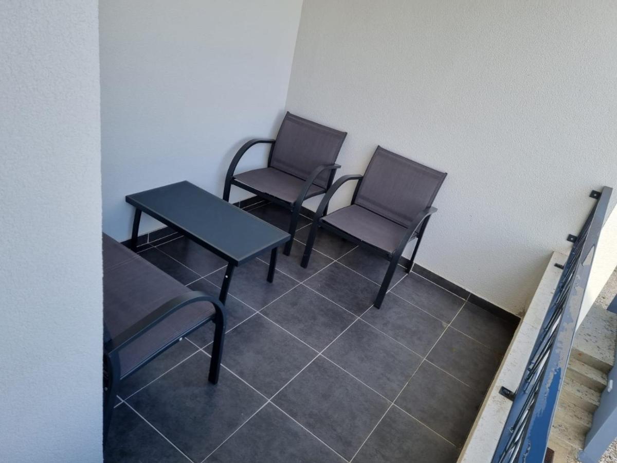 Apartmani Anastasia With Pool, Novalja Extérieur photo