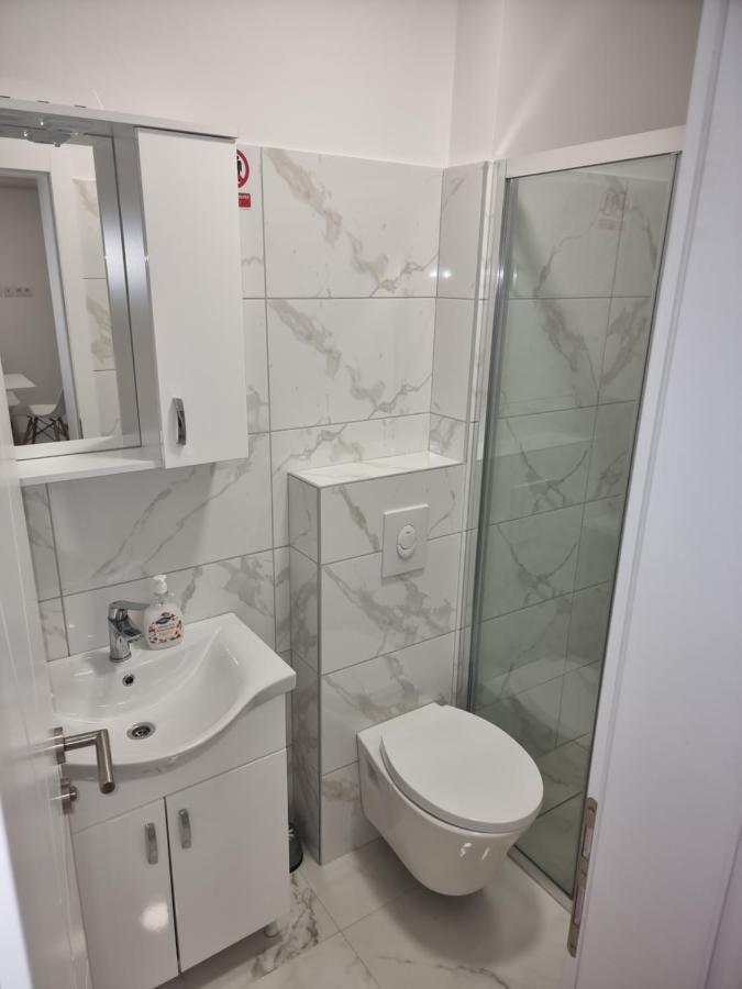 Apartmani Anastasia With Pool, Novalja Extérieur photo