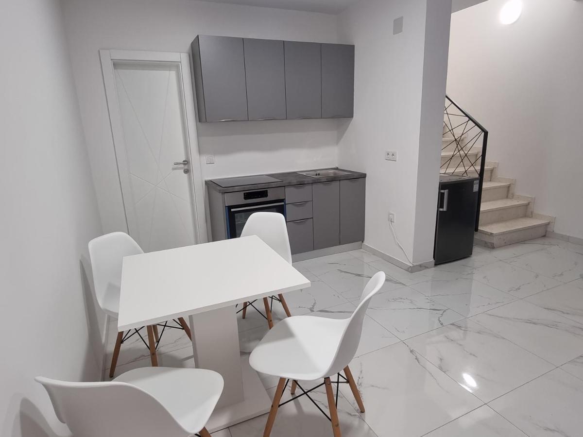 Apartmani Anastasia With Pool, Novalja Extérieur photo