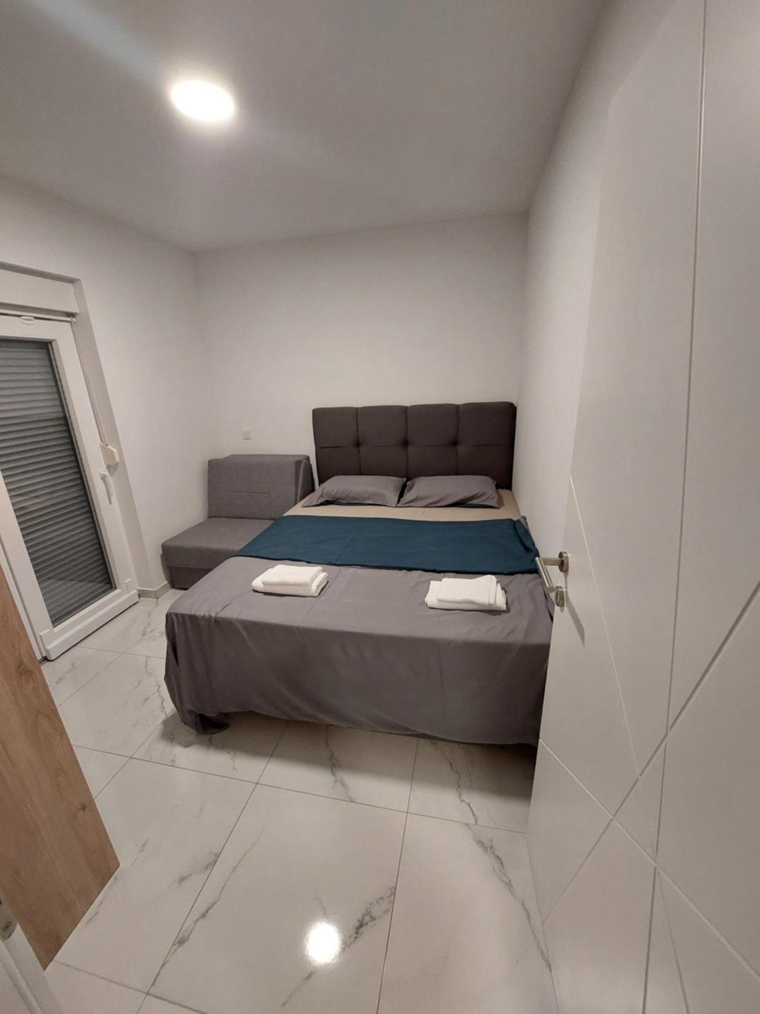 Apartmani Anastasia With Pool, Novalja Extérieur photo