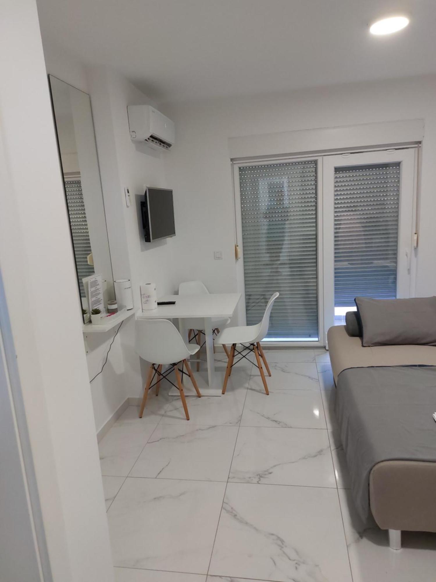 Apartmani Anastasia With Pool, Novalja Extérieur photo